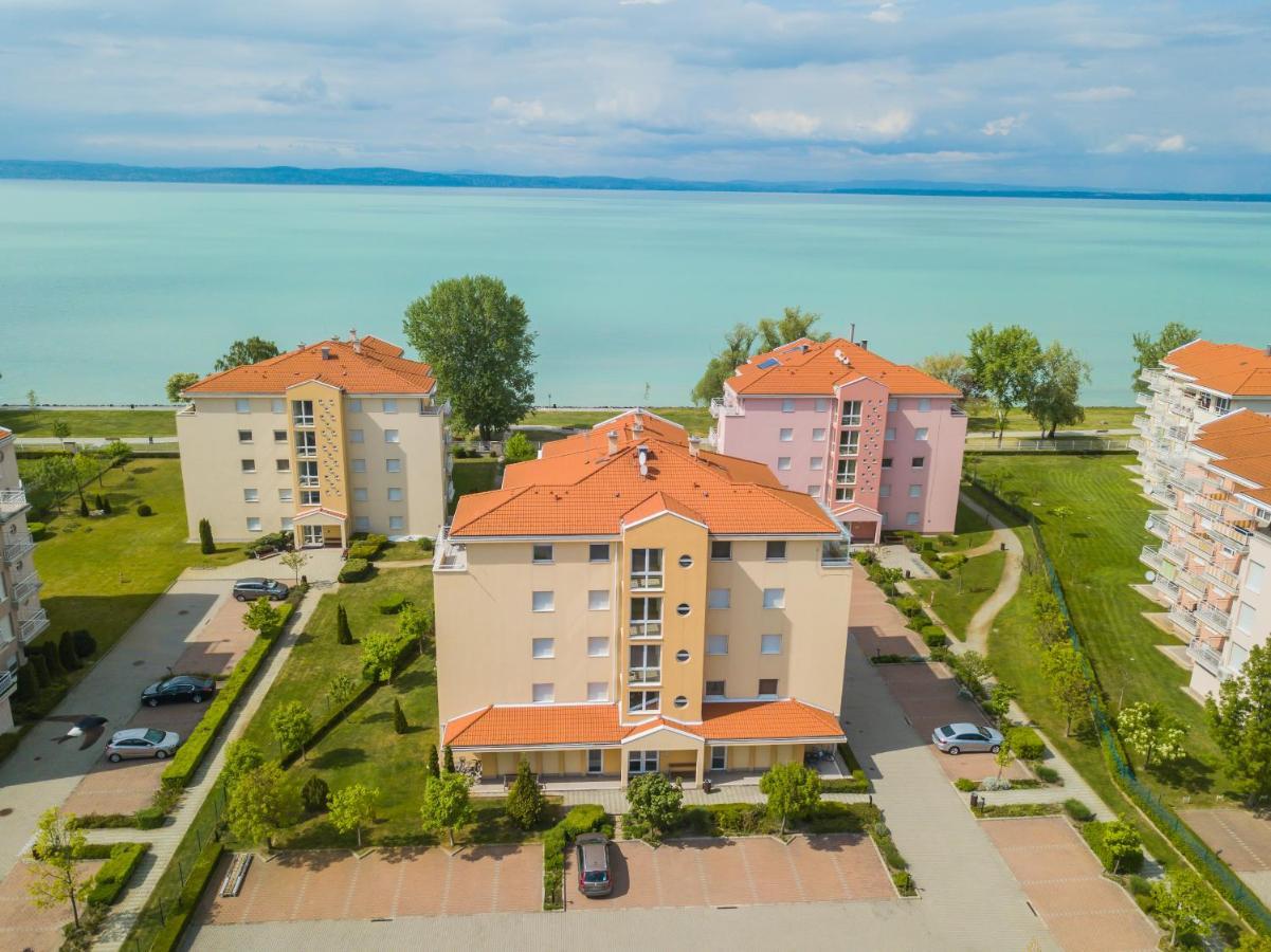 Myflat Golden Coast Panorama Apartment Siofok Luaran gambar