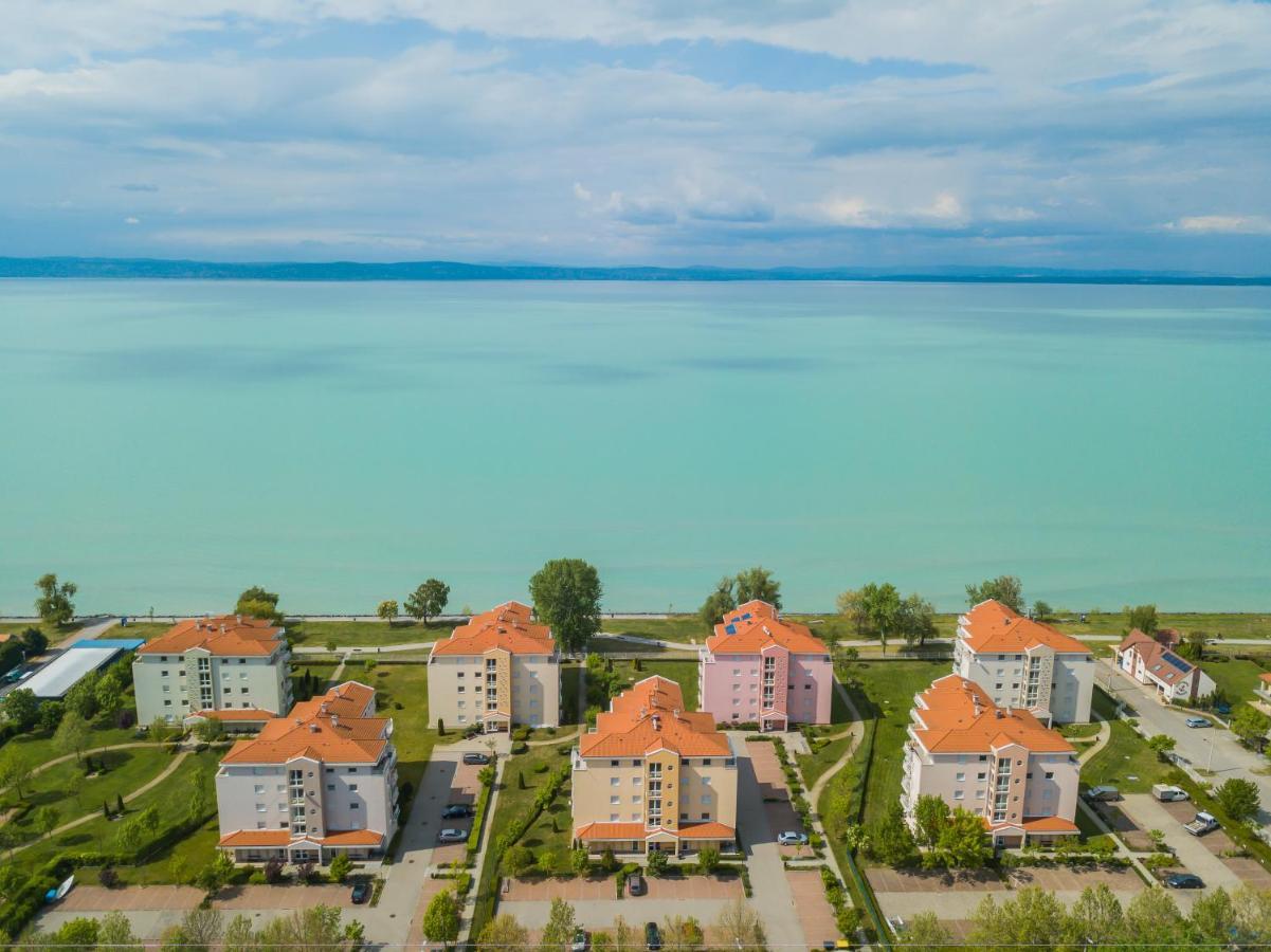 Myflat Golden Coast Panorama Apartment Siofok Luaran gambar