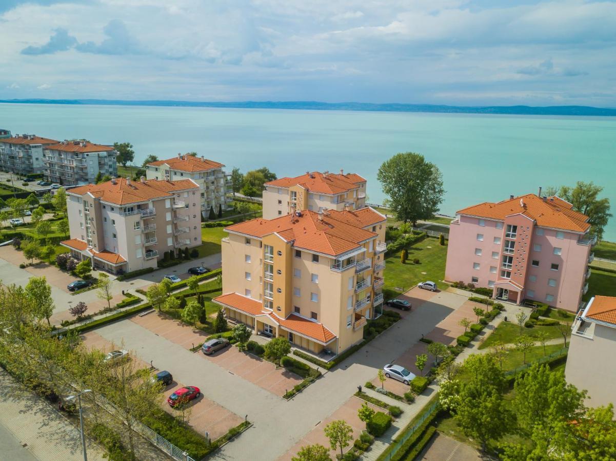 Myflat Golden Coast Panorama Apartment Siofok Luaran gambar